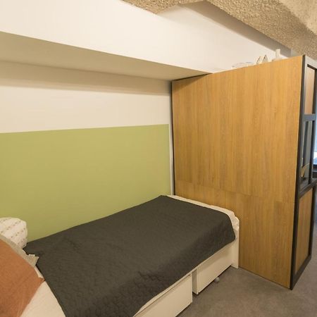 Peaceful Basement Apartment With Terrace & Free Gym Boedapest Buitenkant foto