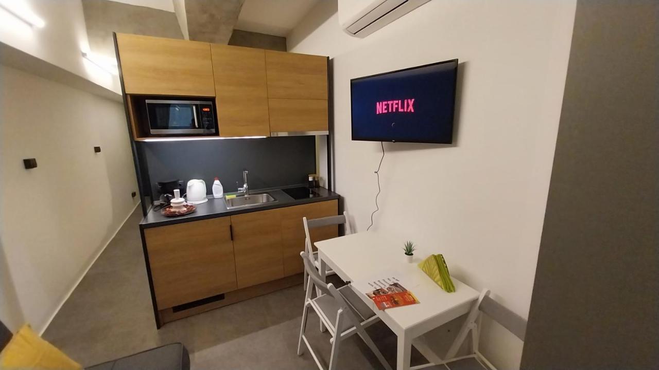 Peaceful Basement Apartment With Terrace & Free Gym Boedapest Buitenkant foto