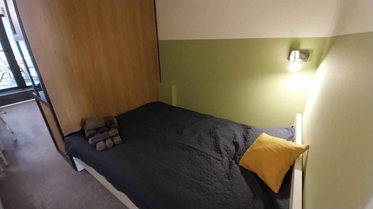 Peaceful Basement Apartment With Terrace & Free Gym Boedapest Buitenkant foto