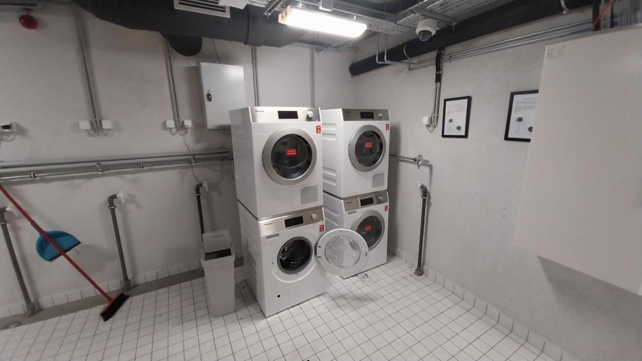 Peaceful Basement Apartment With Terrace & Free Gym Boedapest Buitenkant foto