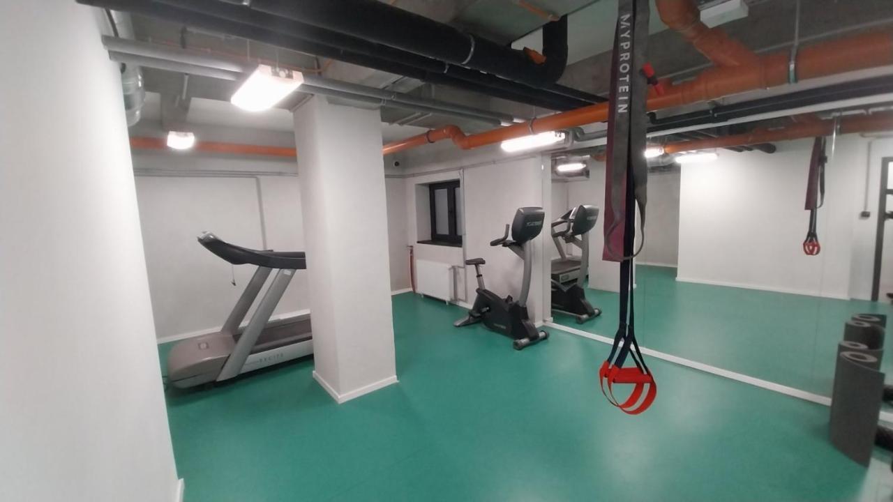Peaceful Basement Apartment With Terrace & Free Gym Boedapest Buitenkant foto