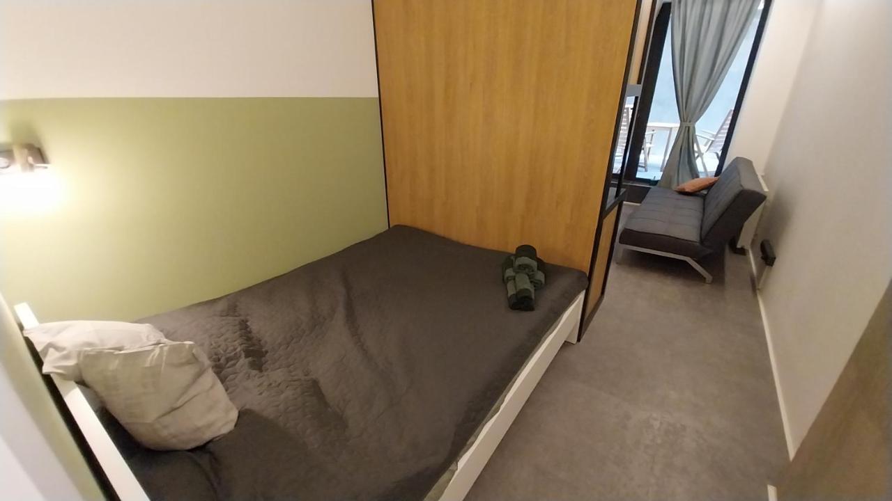 Peaceful Basement Apartment With Terrace & Free Gym Boedapest Buitenkant foto