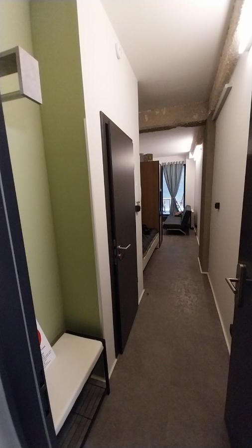 Peaceful Basement Apartment With Terrace & Free Gym Boedapest Buitenkant foto