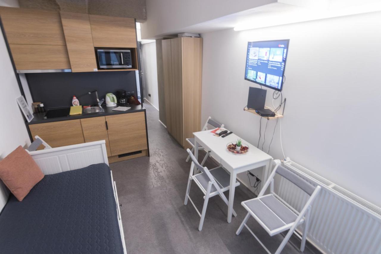 Peaceful Basement Apartment With Terrace & Free Gym Boedapest Buitenkant foto