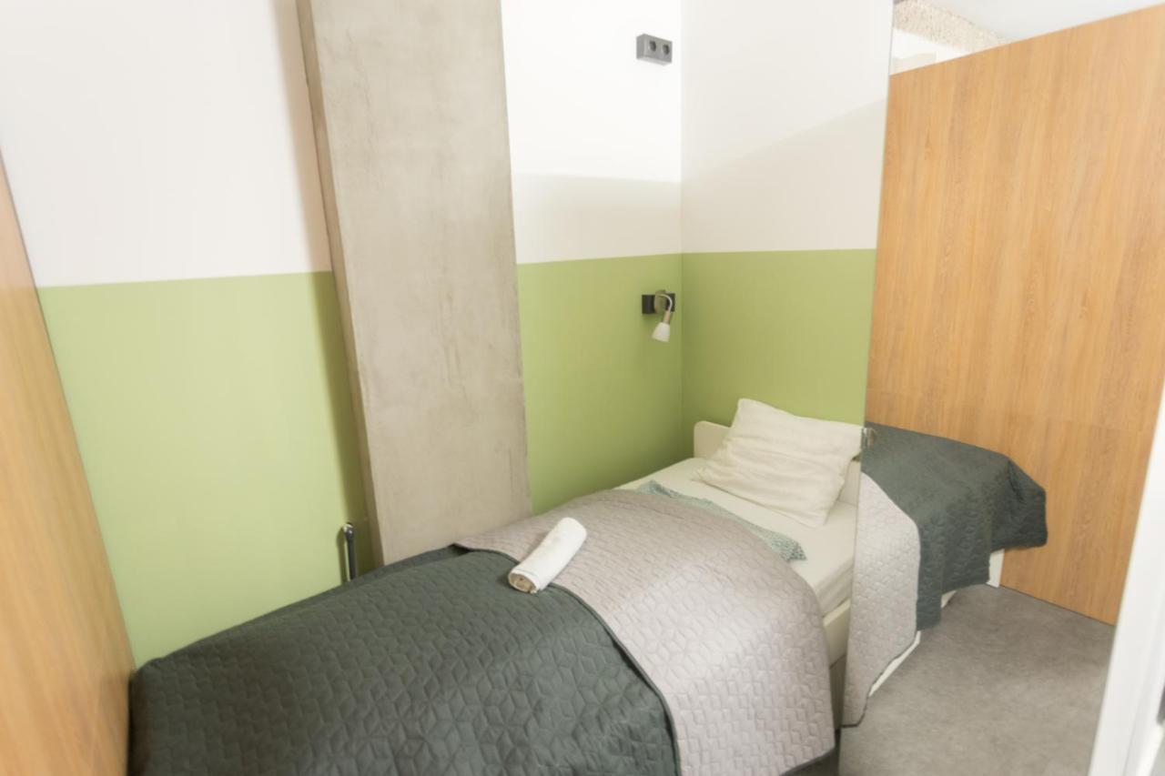 Peaceful Basement Apartment With Terrace & Free Gym Boedapest Buitenkant foto