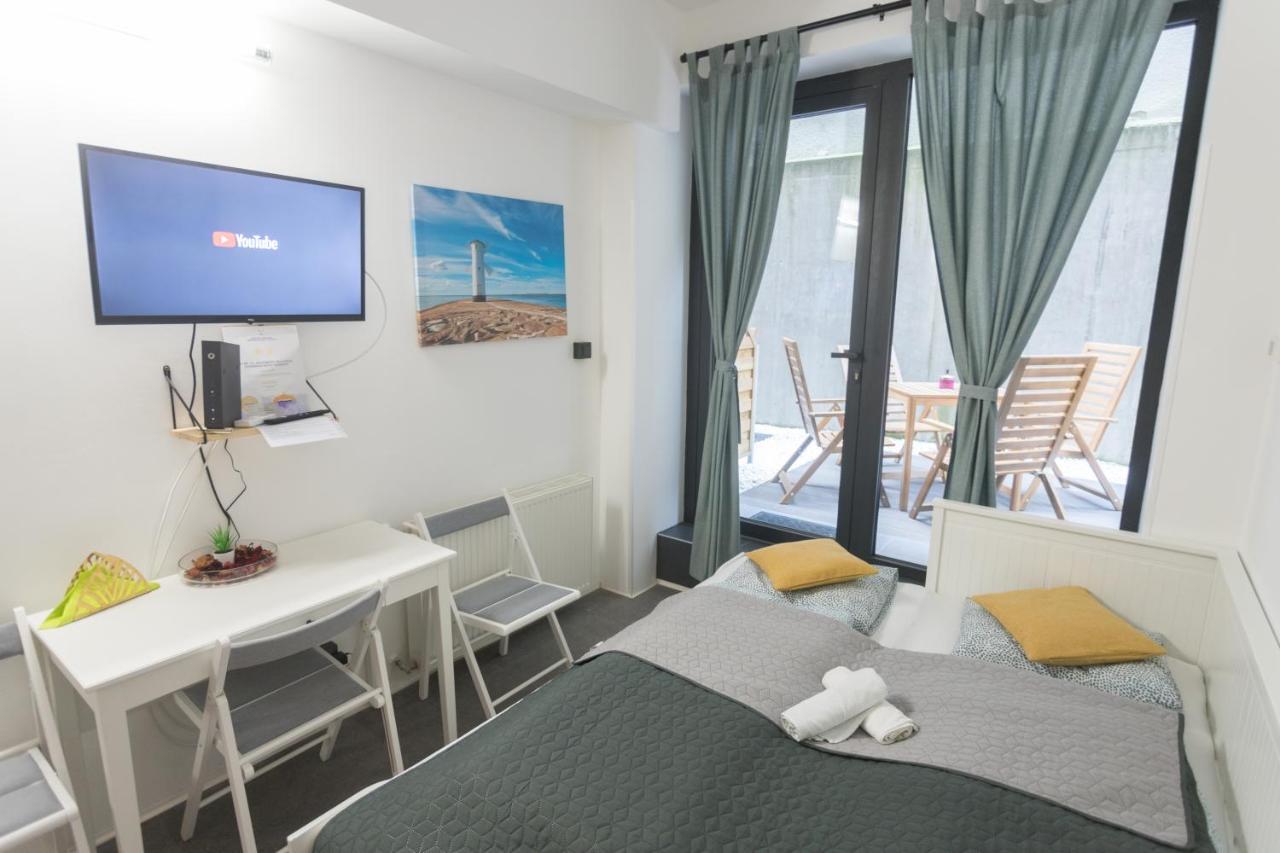 Peaceful Basement Apartment With Terrace & Free Gym Boedapest Buitenkant foto