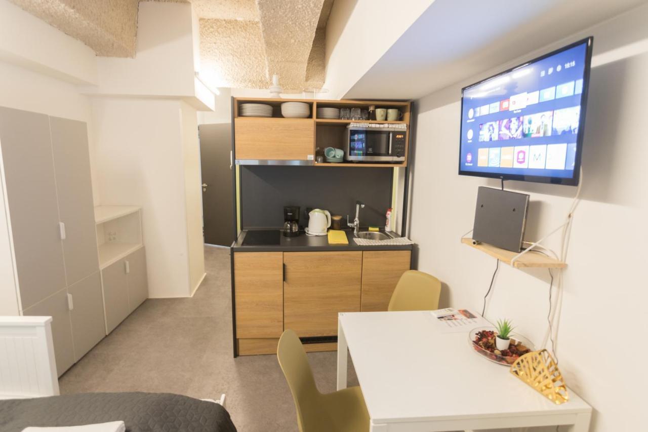 Peaceful Basement Apartment With Terrace & Free Gym Boedapest Buitenkant foto