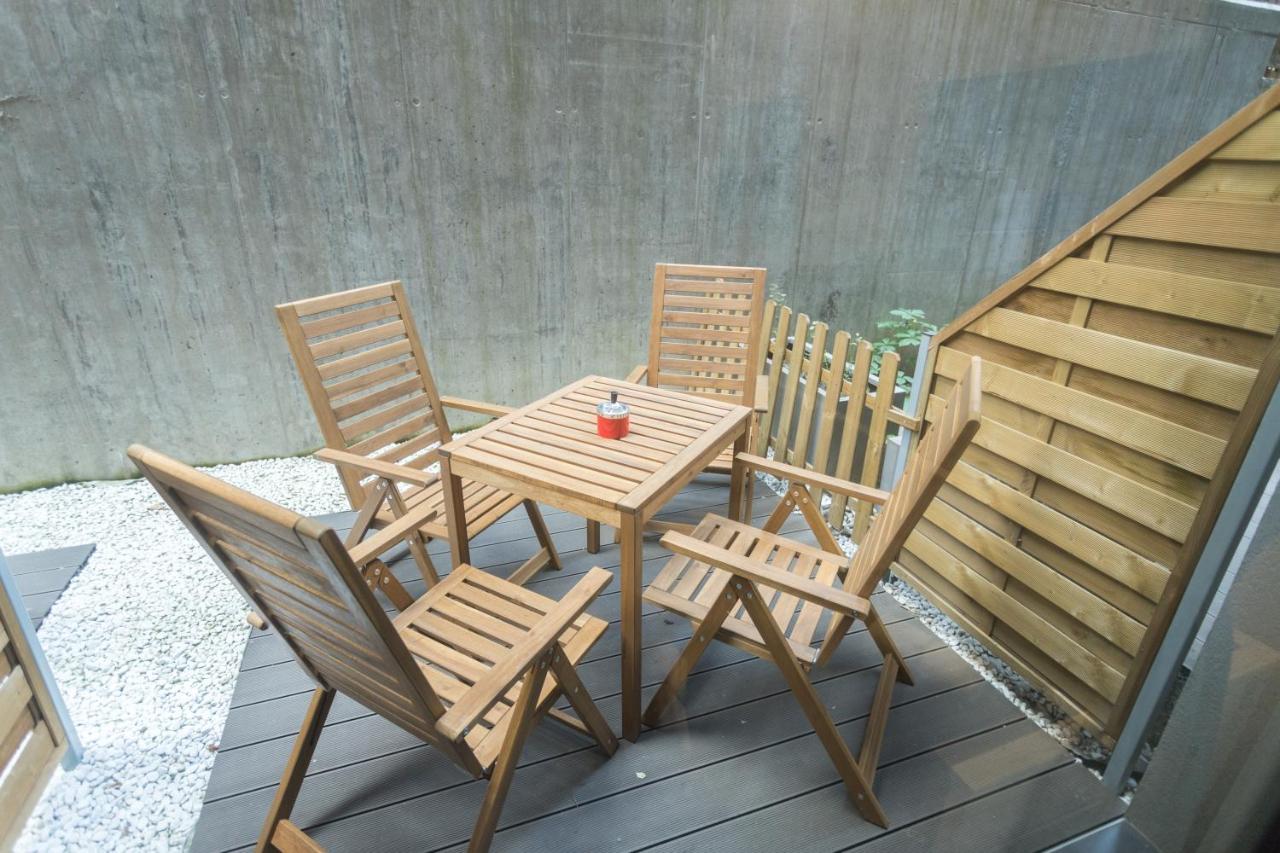 Peaceful Basement Apartment With Terrace & Free Gym Boedapest Buitenkant foto