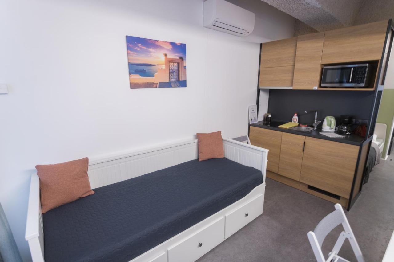 Peaceful Basement Apartment With Terrace & Free Gym Boedapest Buitenkant foto